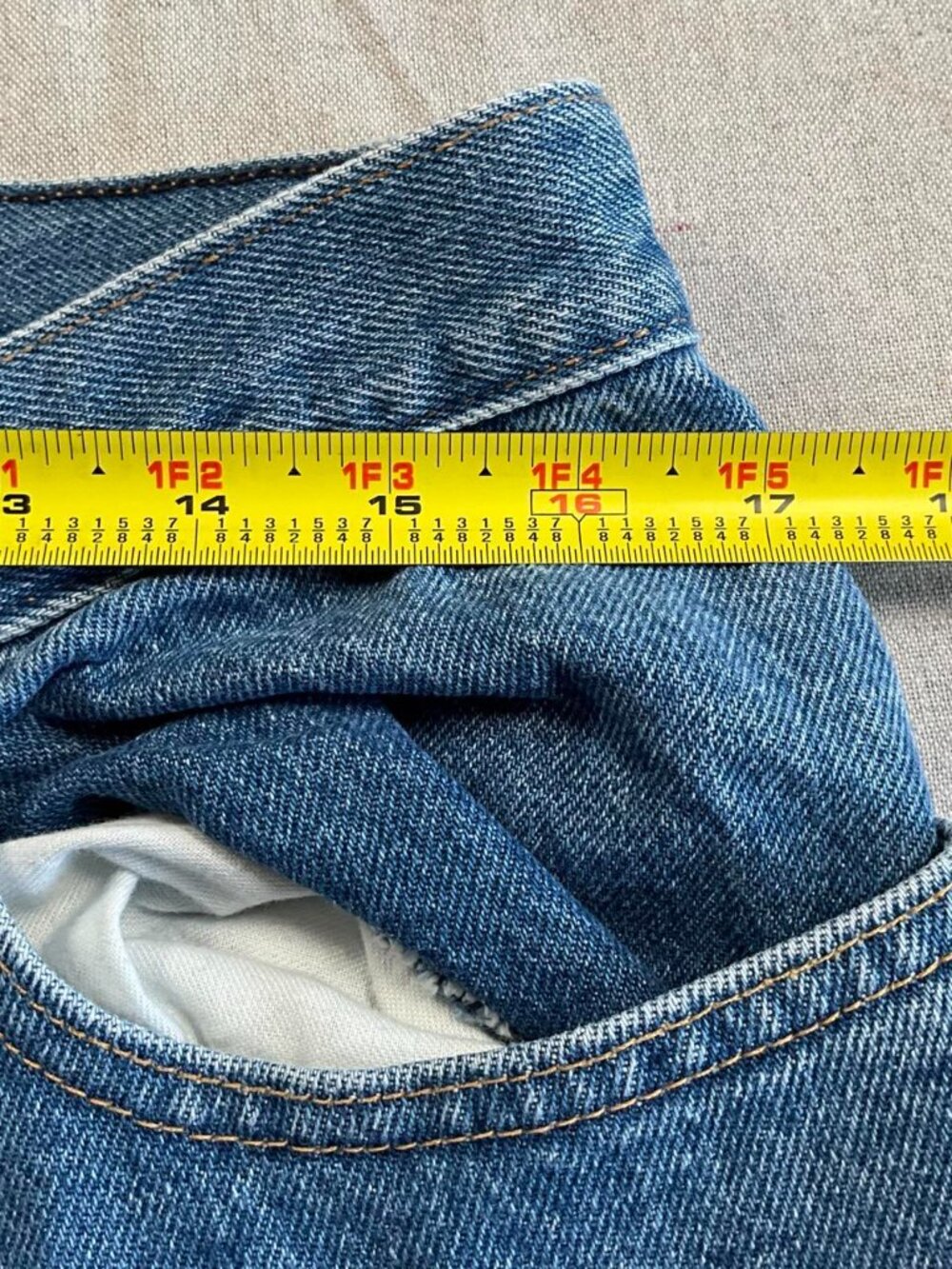 Womens L.L.Bean 100% Cotton Light Wash Relaxed Fit Jeans (16 Tall) - Picture 4 of 8